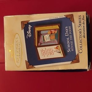 Hallmark Keepsake Ornament Winnie the Pooh fifth in Series
